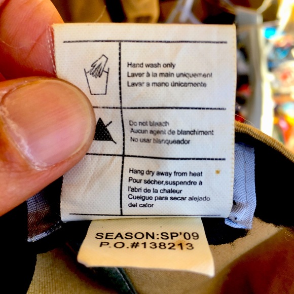 CARHARTT VINTAGE JACKET & Matching HAT - SIZE:Large - HAT is Adjustable Size - Picture 7 of 8